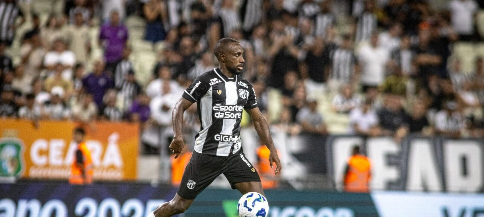 Presidente do Ceará confirma permanência de Dieguinho até 2026 - Imagem do artigo original