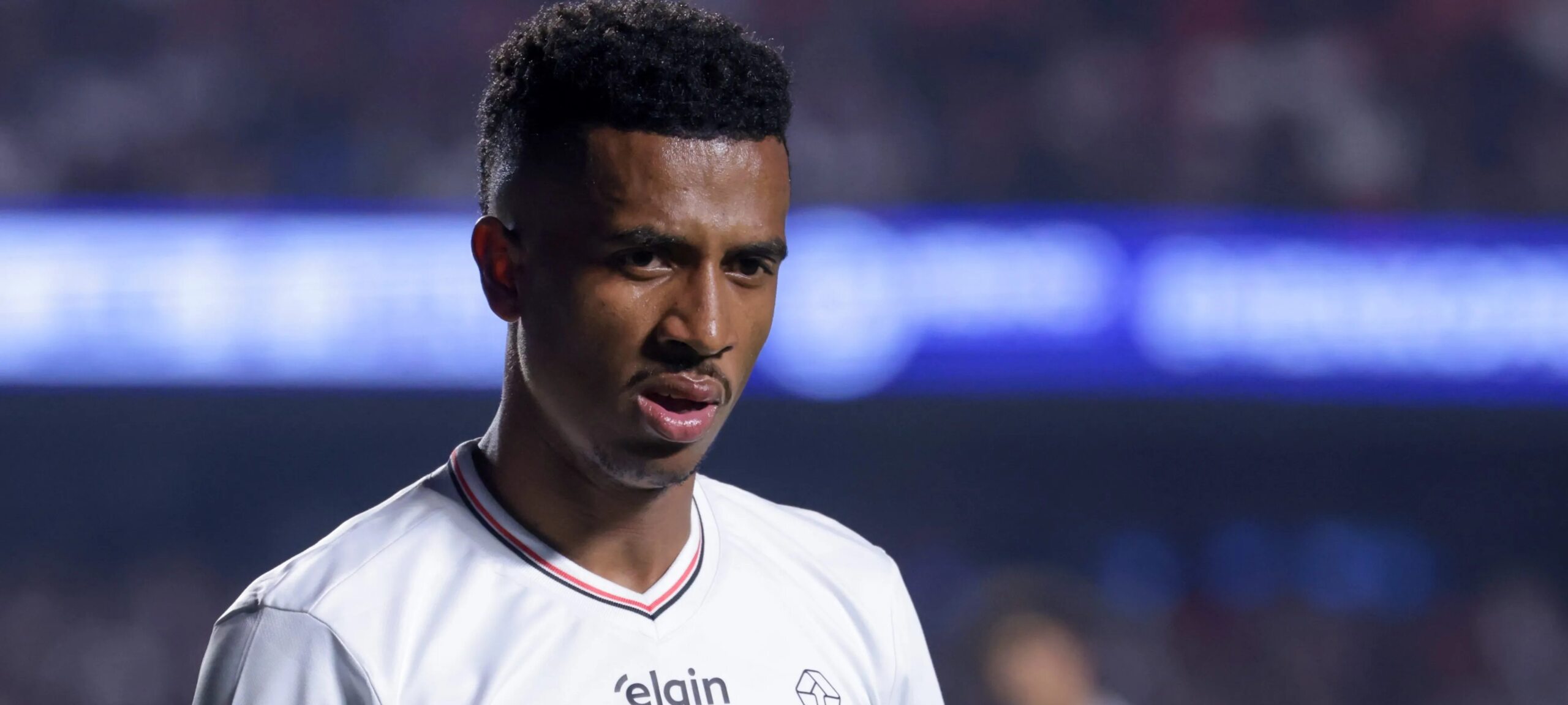 Flamengo acena com salário de R$ 1,1 milhão e mantém ofensiva por Marcos Antônio - Imagem do artigo original