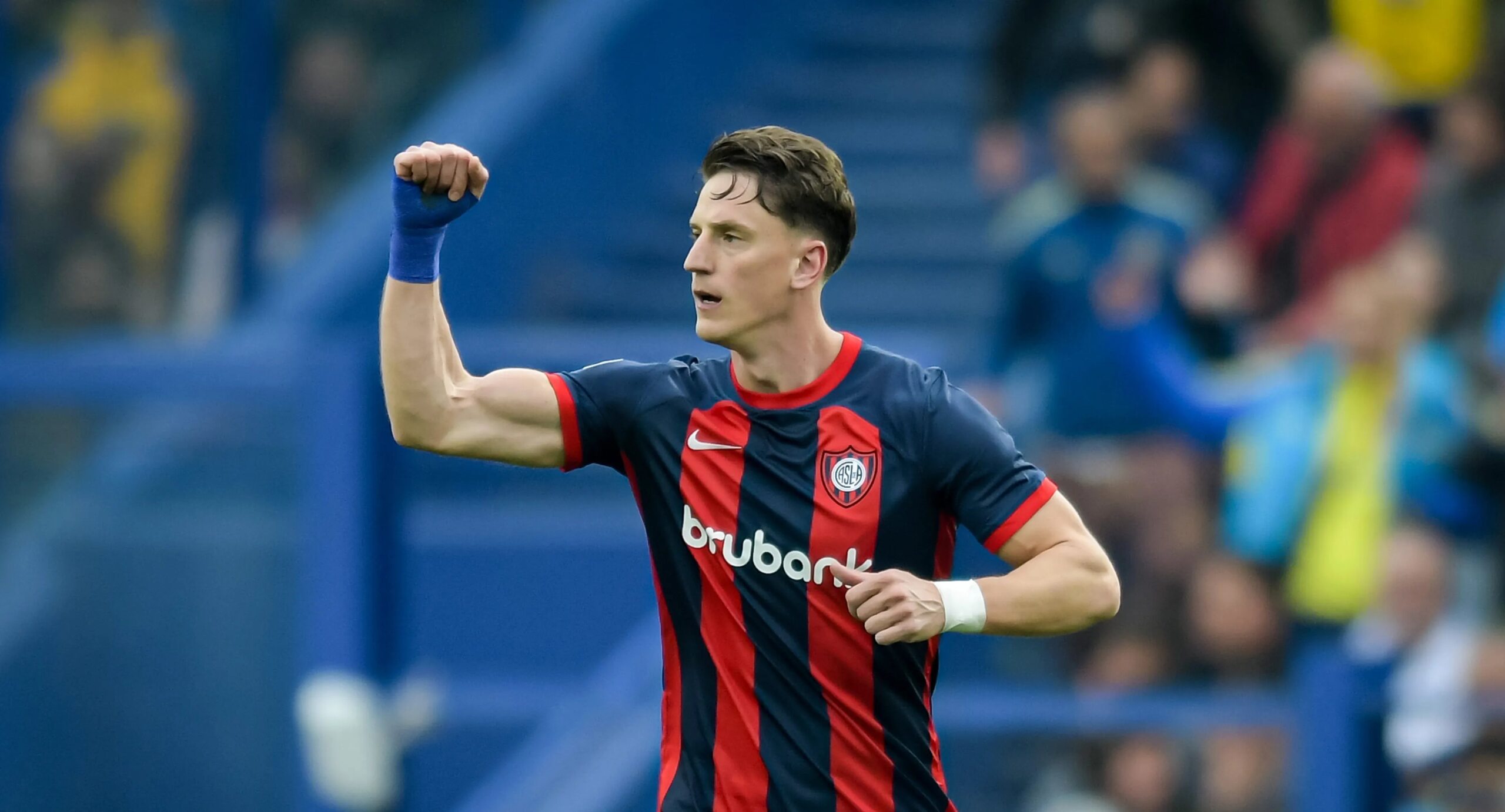 Vasco avalia Andrés Vombergar como possível substituto de Vegetti - Imagem do artigo original