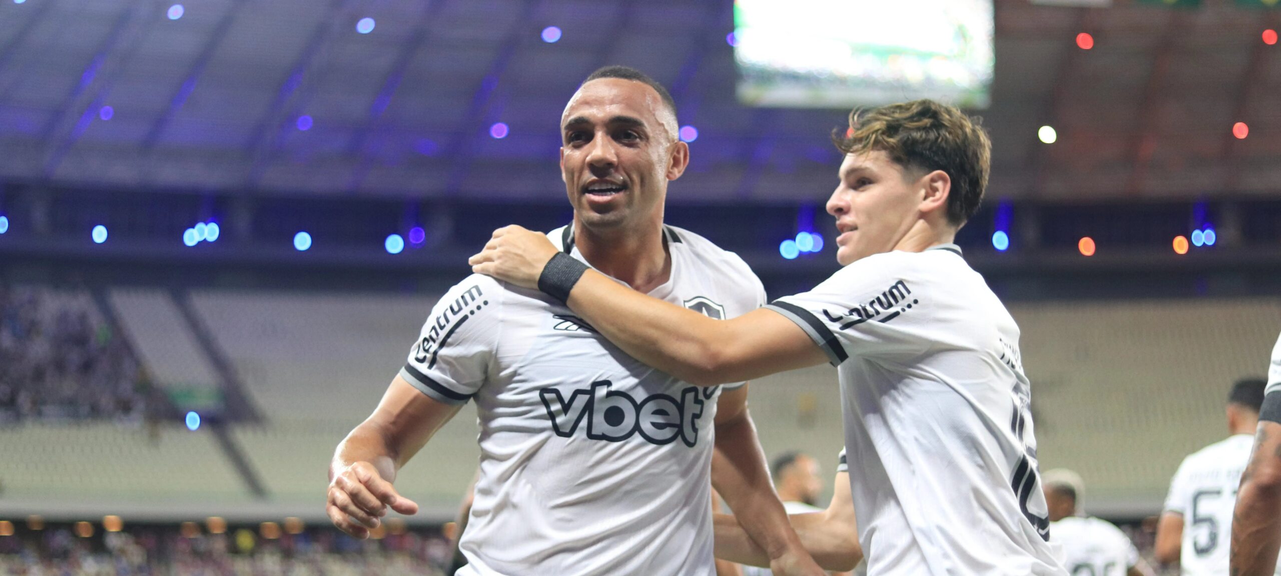 Teste de esquema 3-4-3 de Anselmi no Botafogo encontra resistência de torcedores - Imagem do artigo original