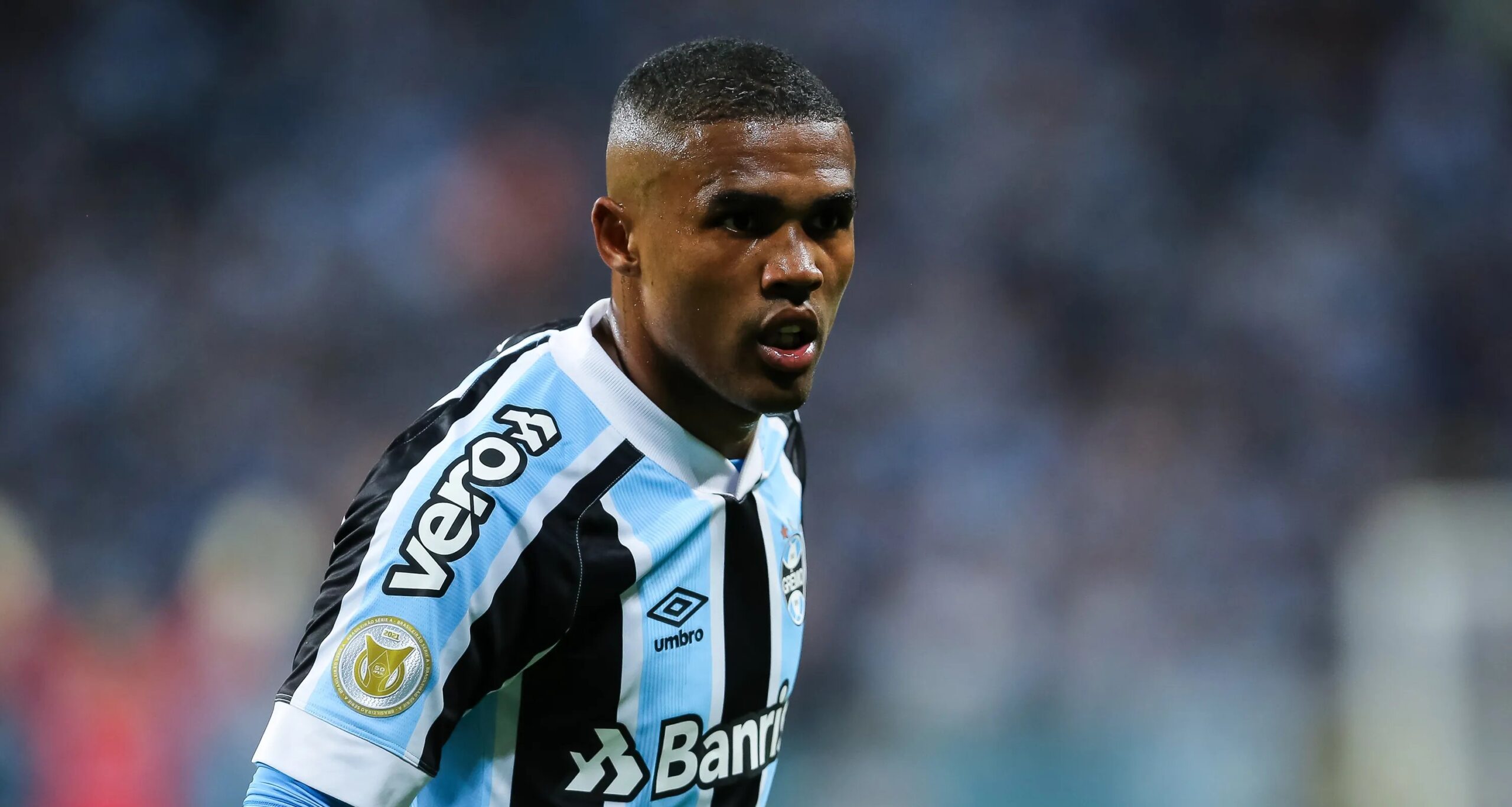Douglas Costa oferece perdão de dívida e contrato de produtividade para tentar voltar ao Grêmio - Imagem do artigo original