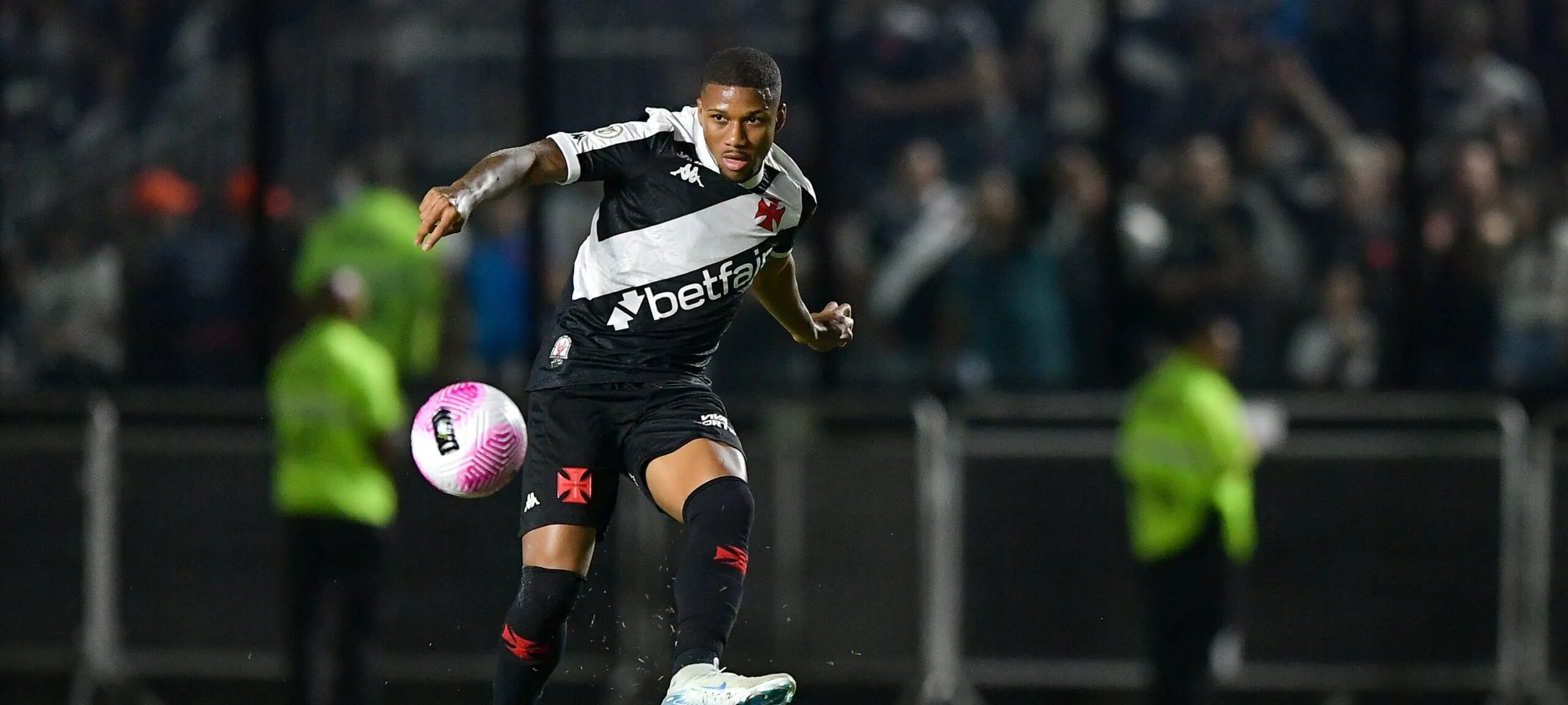 Vasco rejeita oferta do Al Sharjah e segura Leandrinho para 2026 - Imagem do artigo original