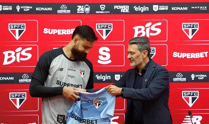 Carlos Coronel é apresentado pelo São Paulo, projeta briga com Rafael e mira vaga na Copa - Imagem do artigo original