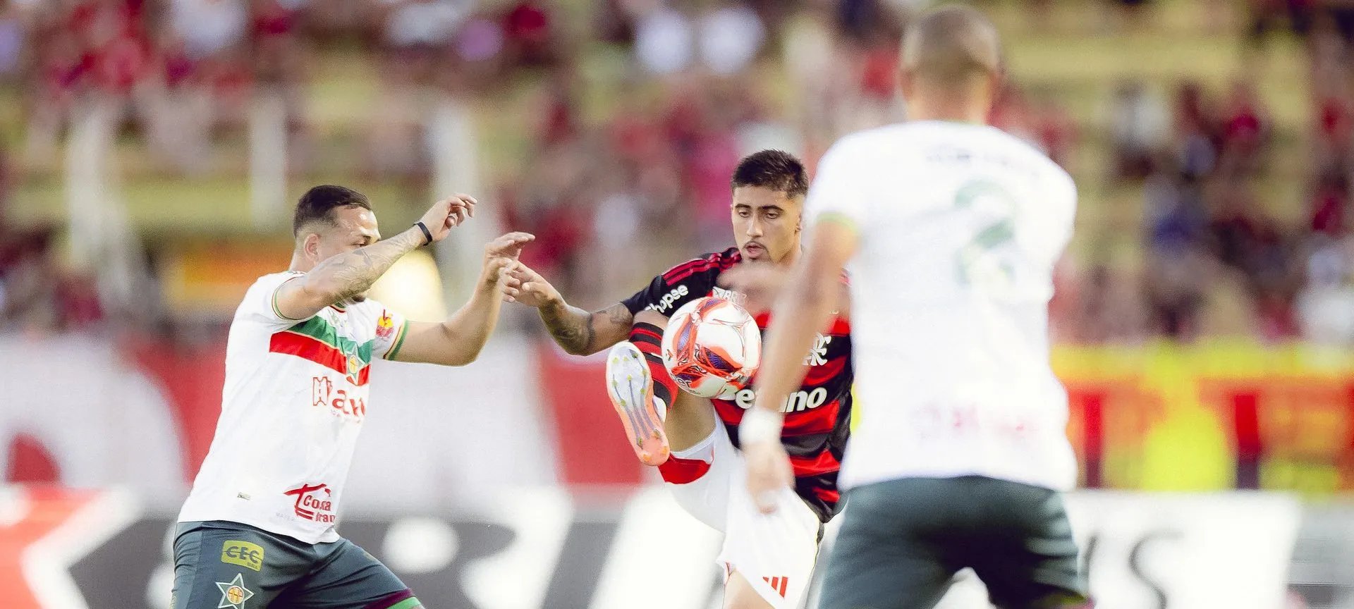 Pivetti contesta arbitragem após Flamengo Sub-20 arrancar empate com a Portuguesa no Carioca - Imagem do artigo original