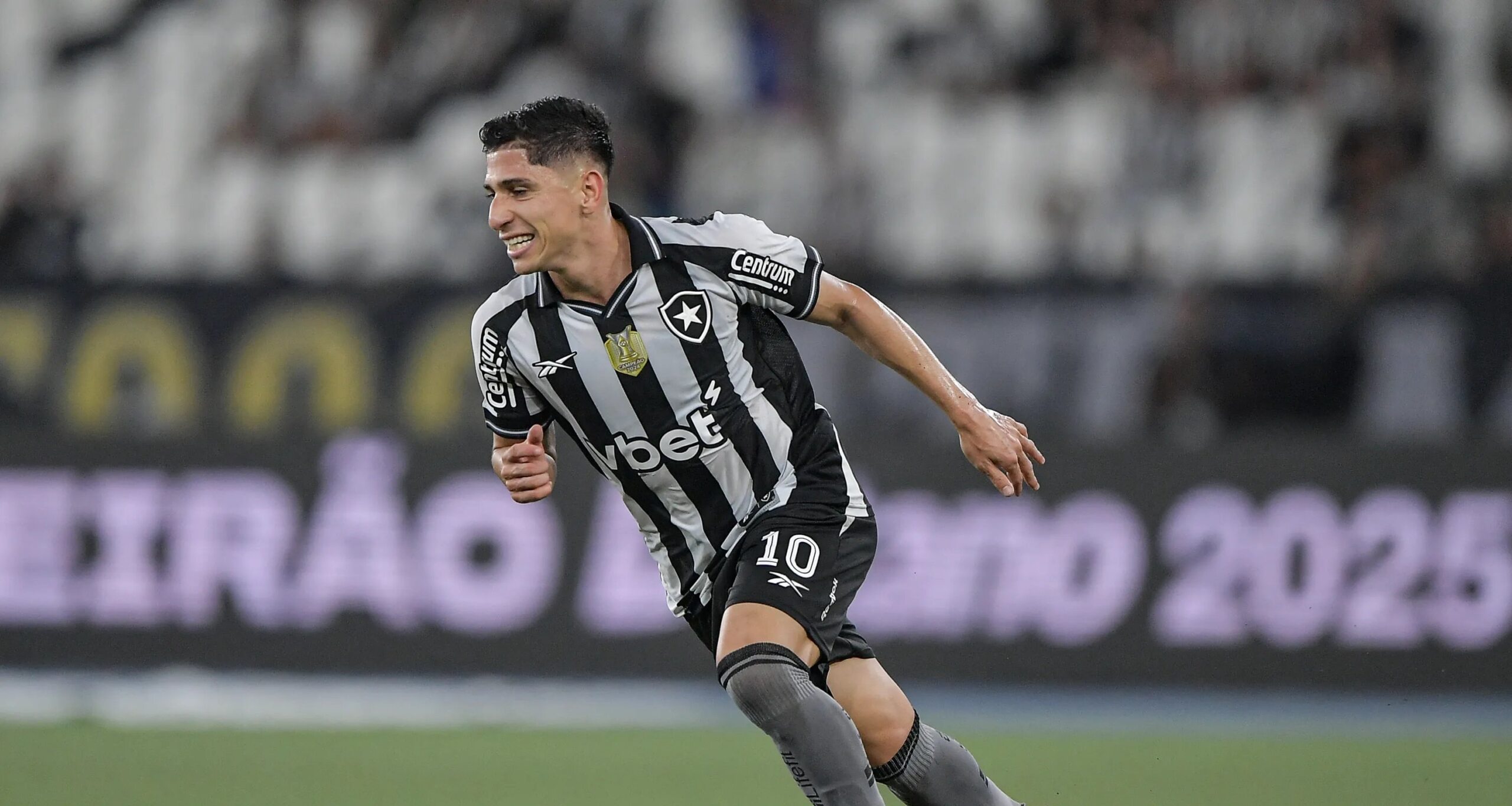 Fluminense encerra negociações por Savarino e cancela troca de Wallace Davi com o Botafogo - Imagem do artigo original