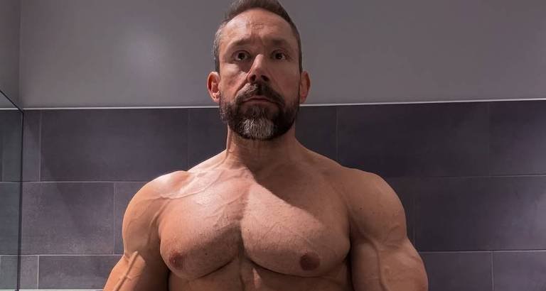 Distância entre fisiculturistas naturais e hormonizados fica evidente em comparação de campeões - Imagem do artigo original