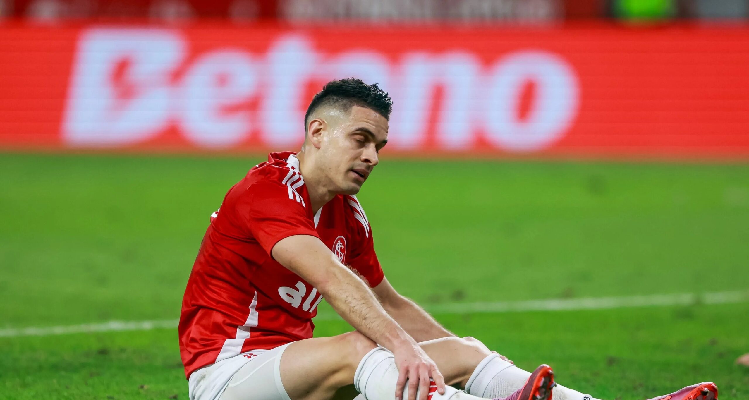 Rafael Borré encerra jejum, marca duas vezes e conduz goleada do Inter no Gauchão - Imagem do artigo original