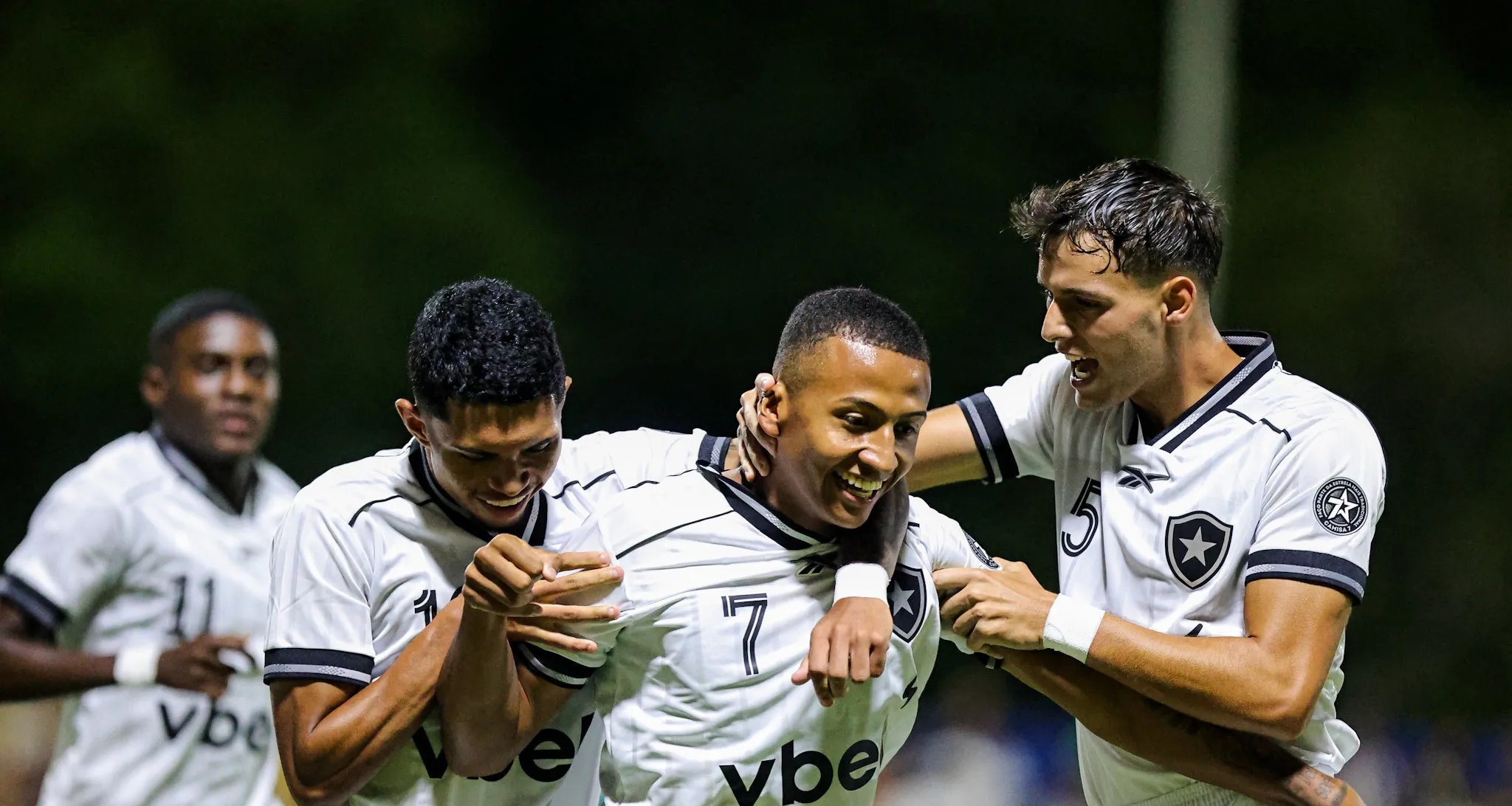 Expulsão prejudica Botafogo Sub-20, que perde de virada para o Sampaio Corrêa no Carioca - Imagem do artigo original