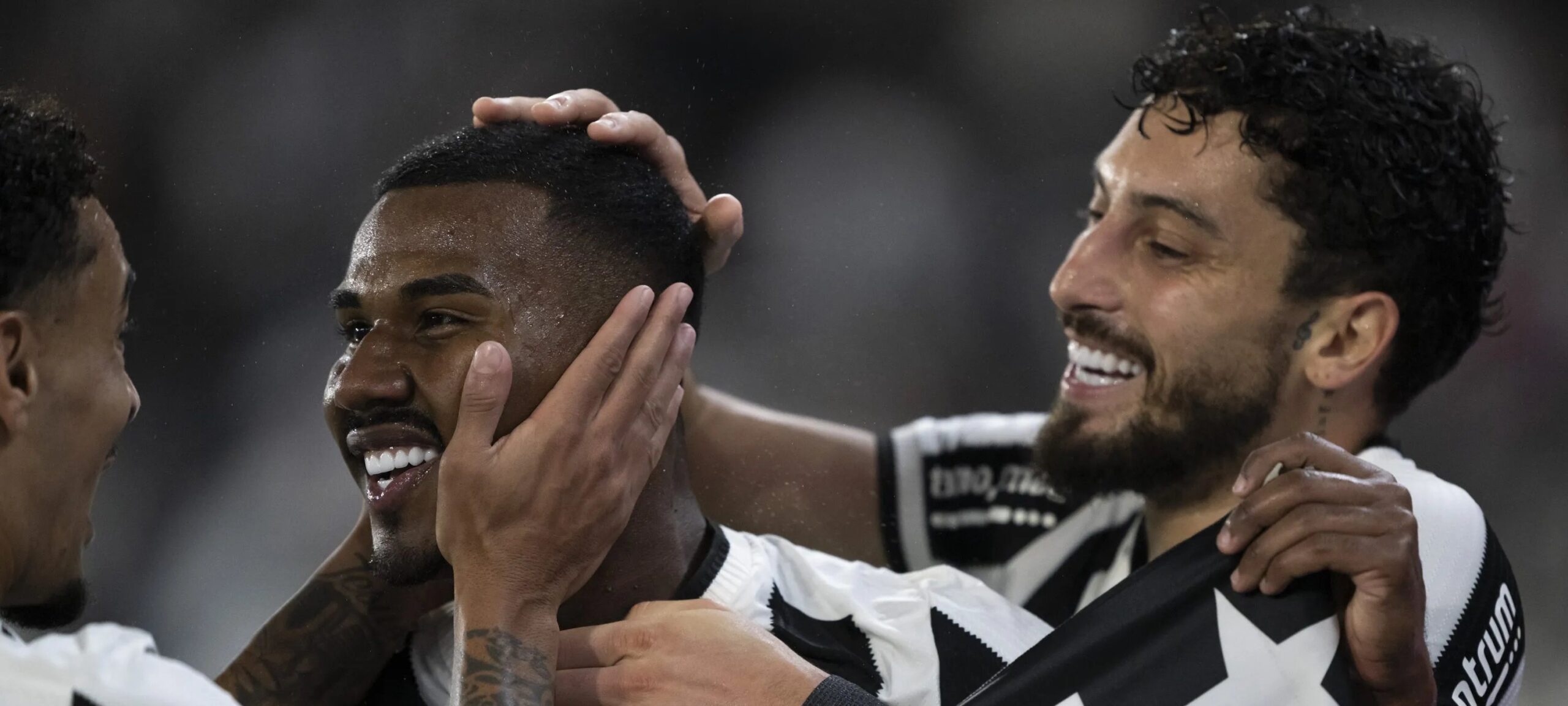 Vasco negocia empréstimo de Cuiabano, lateral campeão da Libertadores pelo Botafogo, para 2026 - Imagem do artigo original