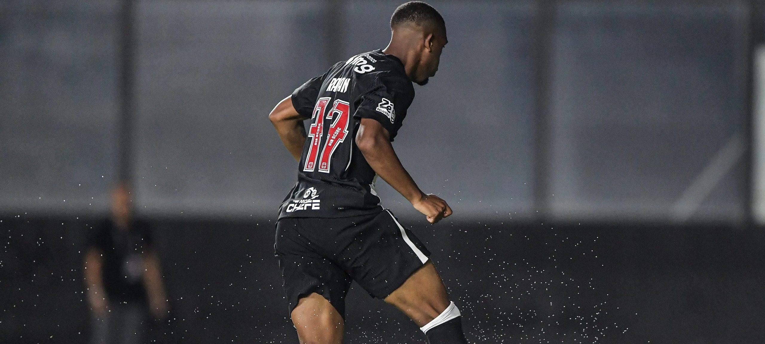 Al-Hilal entra na disputa e pressiona Bournemouth na corrida por Rayan, do Vasco - Imagem do artigo original