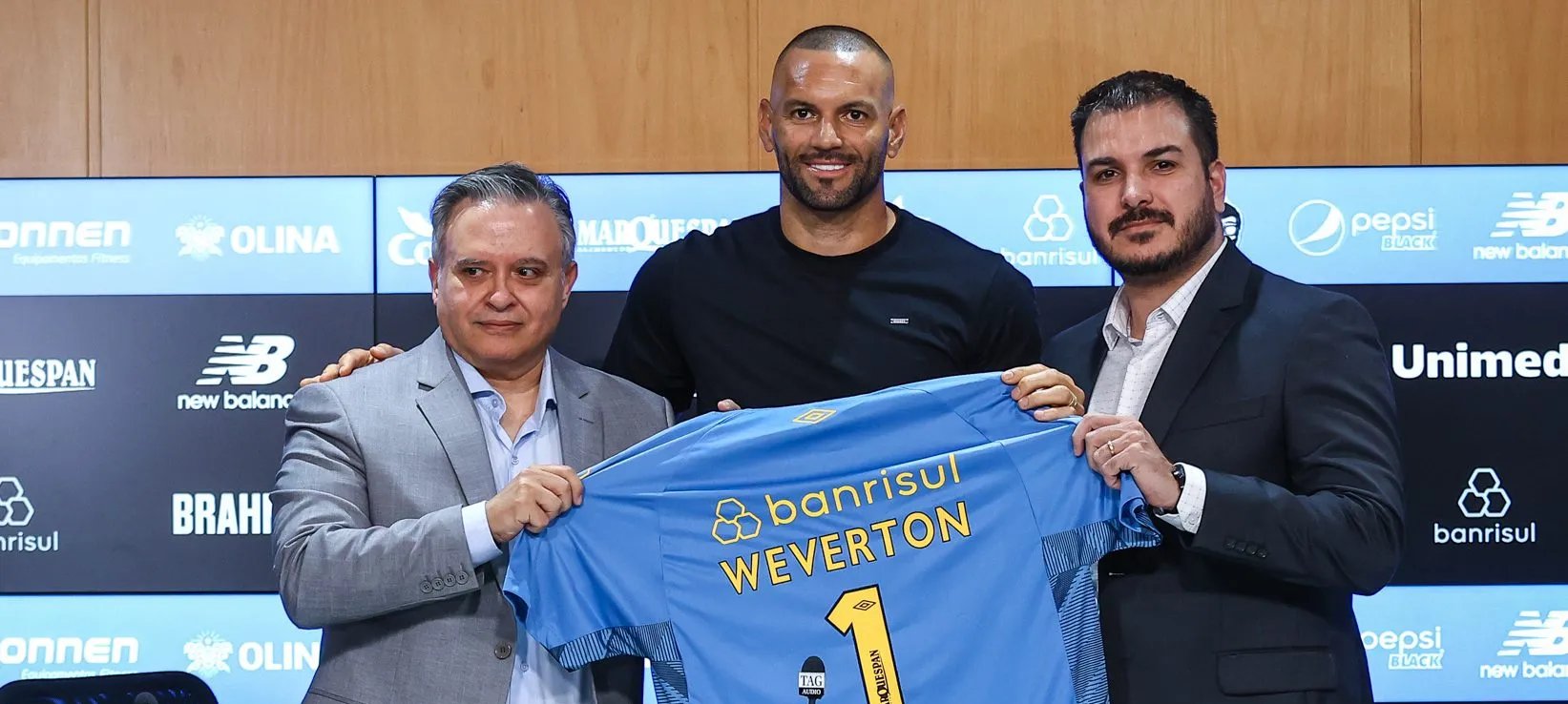 Grêmio acerta chegada de Weverton para 2026 e discute rescisão de Thiago Volpi - Imagem do artigo original