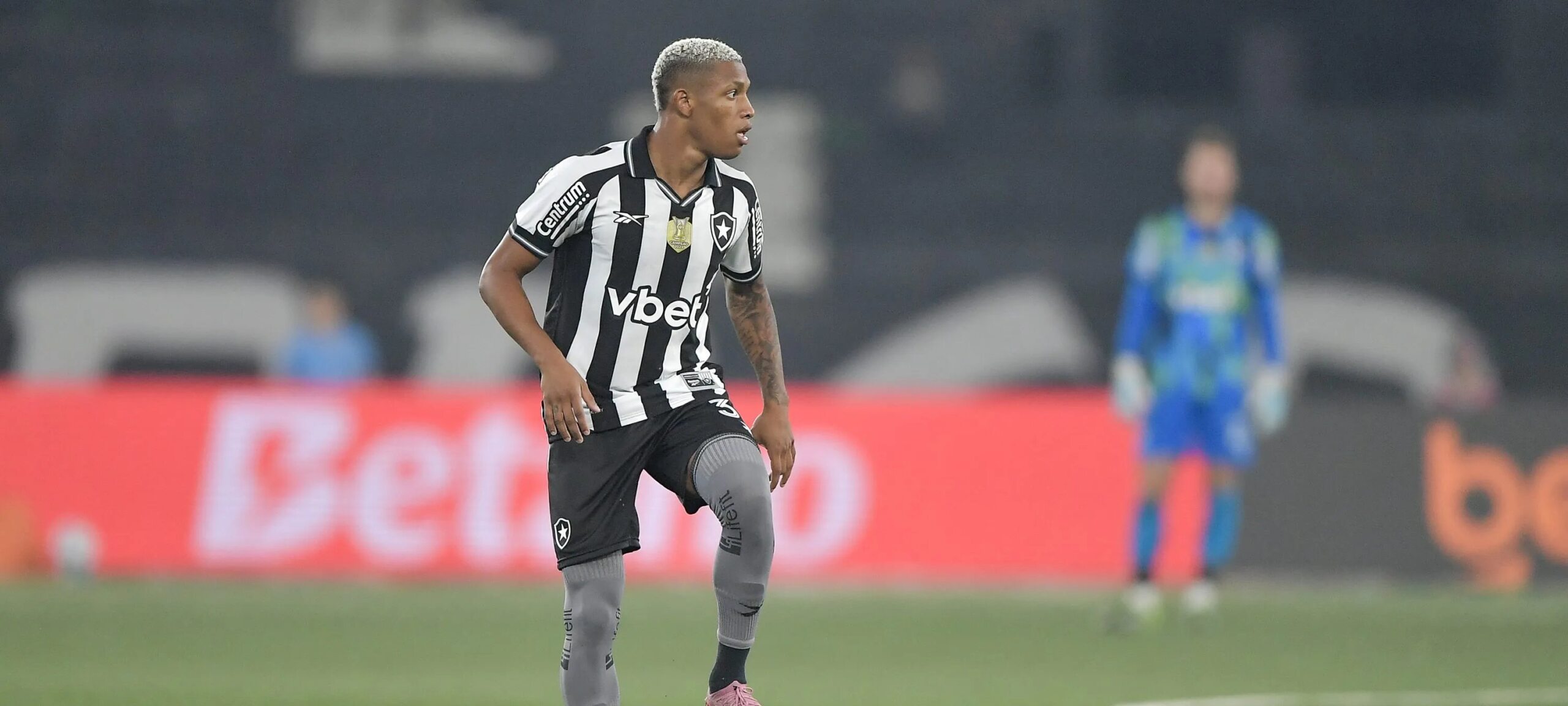 Flamengo avalia oferta para contratar Danilo, volante do Botafogo - Imagem do artigo original