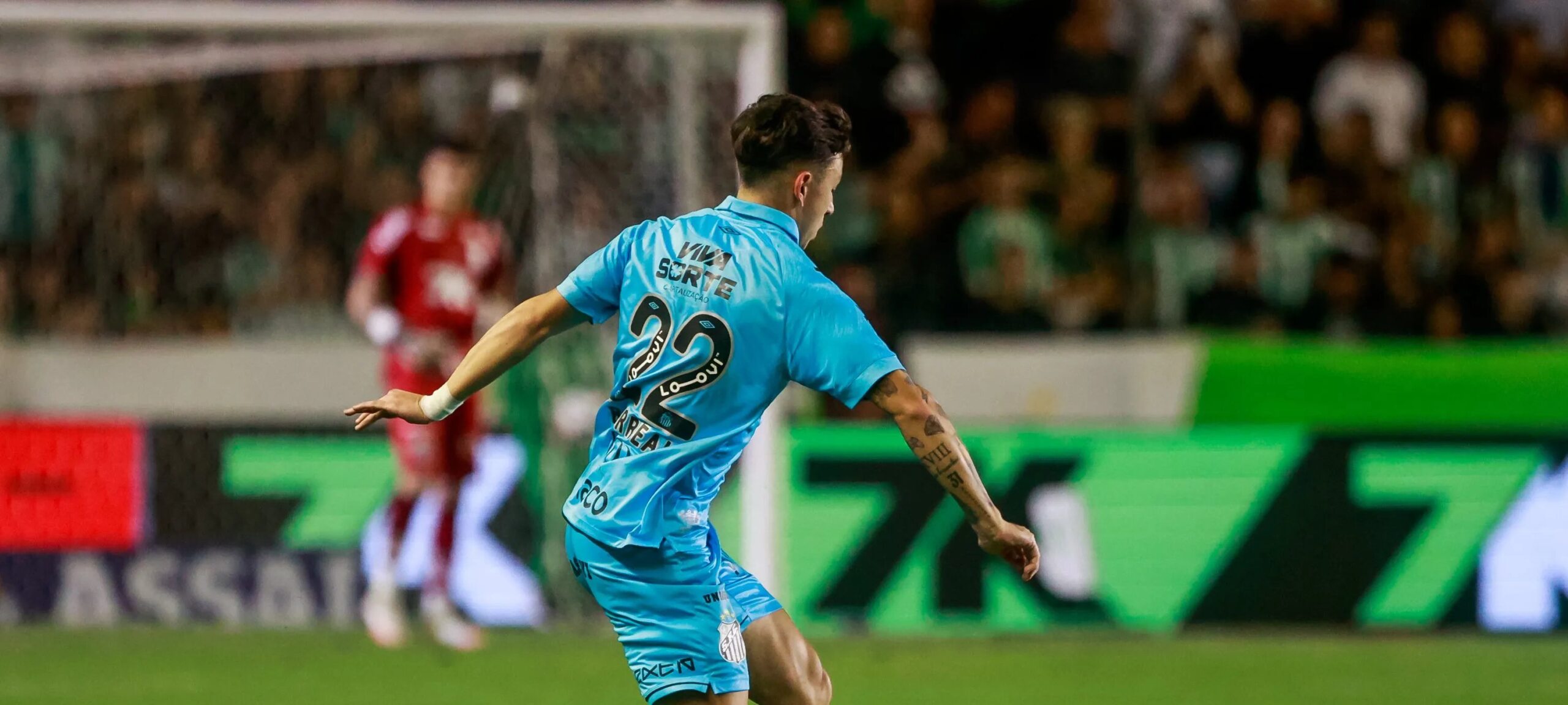 Golaço no clássico eleva Álvaro Barreal a protagonista no Santos - Imagem do artigo original