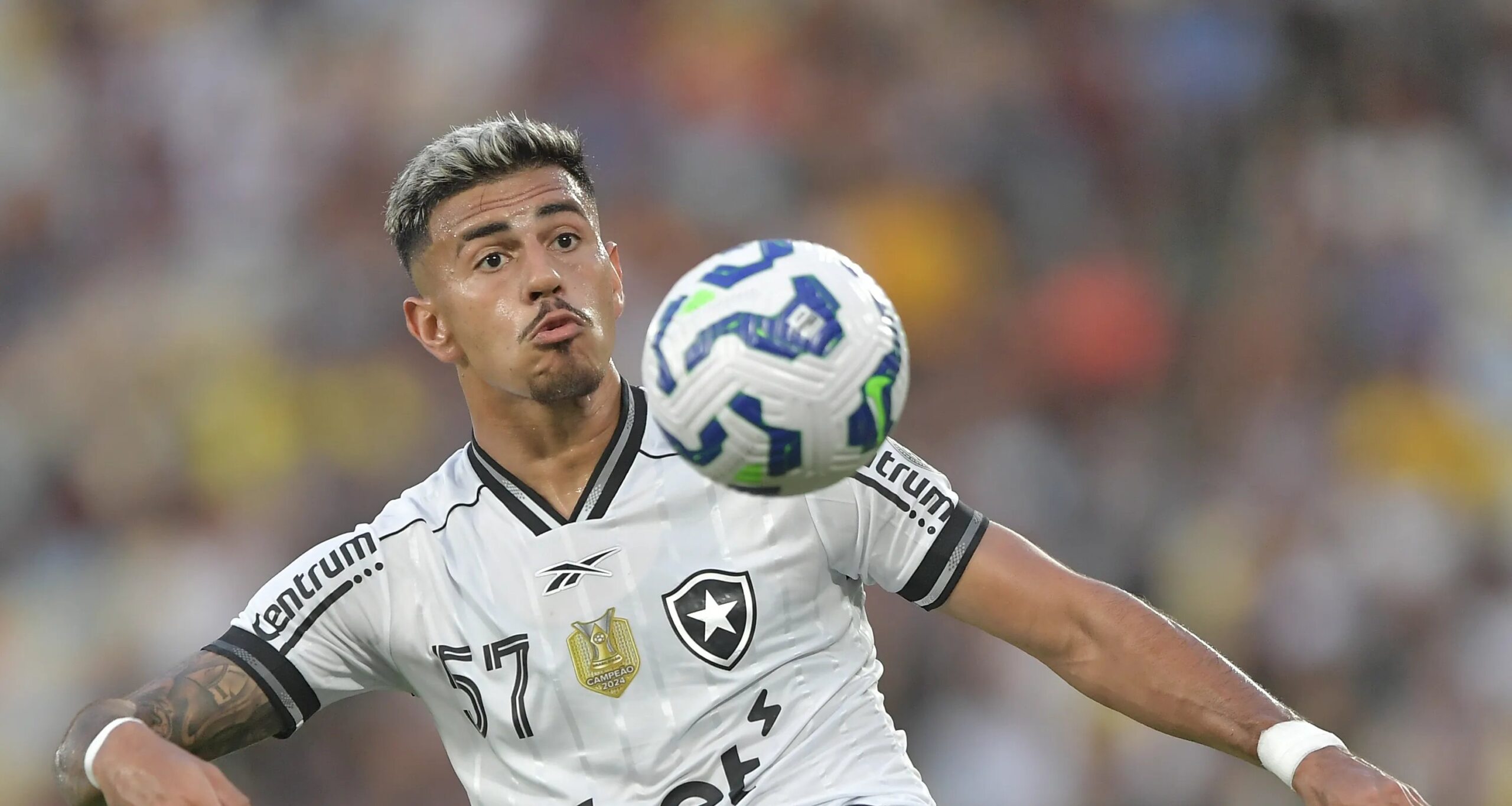 Botafogo negocia David Ricardo com Dínamo Moscou por € 6 milhões e inclui cláusula de 40 partidas - Imagem do artigo original