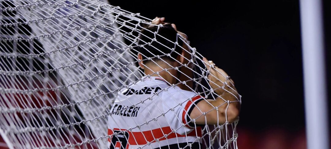 Cicinho aponta risco real de rebaixamento do São Paulo no Paulistão após derrota em casa - Imagem do artigo original