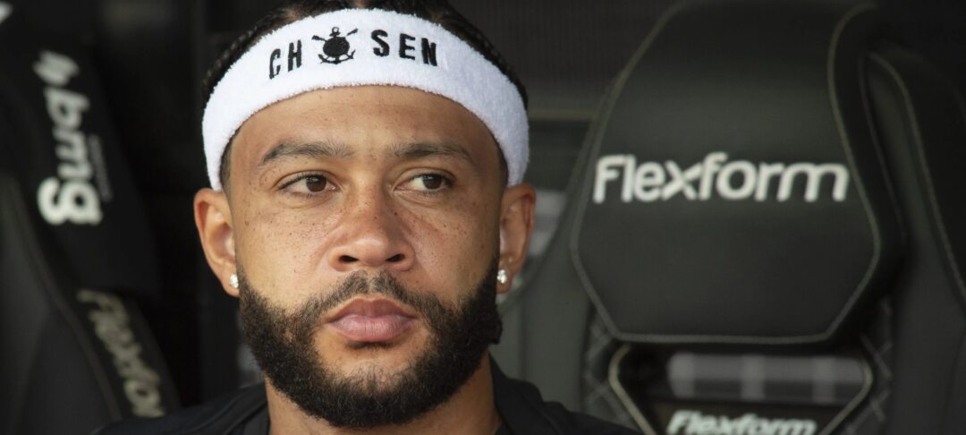 Corinthians mantém conversas para segurar Memphis Depay, mesmo com tendência de saída - Imagem do artigo original