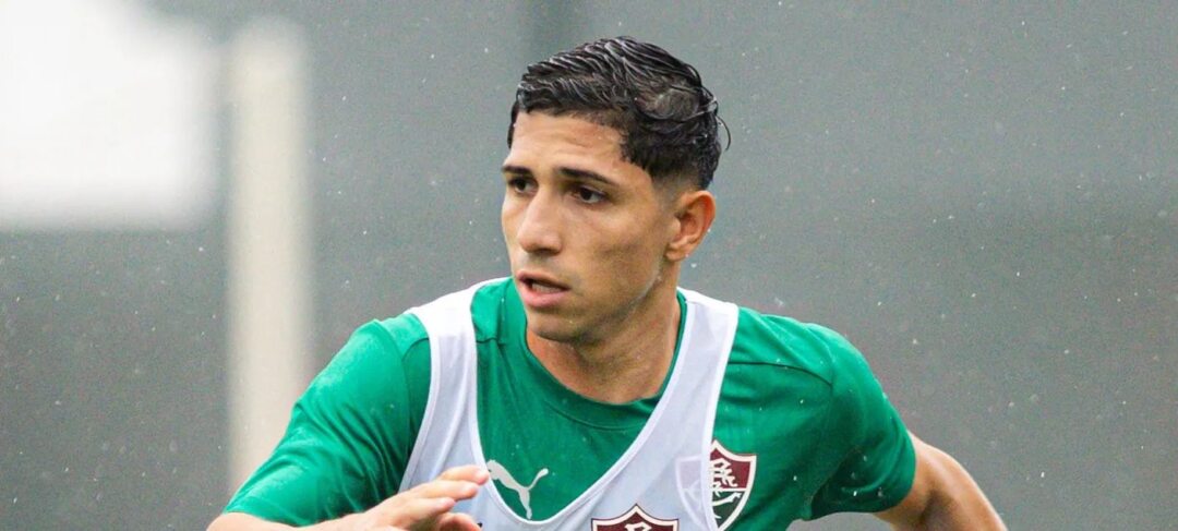 Savarino é inscrito no BID e pode estrear contra o Grêmio; Zubeldía planeja utilizá-lo pela esquerda - Imagem do artigo original