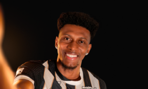 Atlético libera Biel, que se transfere por empréstimo ao Al-Taawoun - Imagem do artigo original