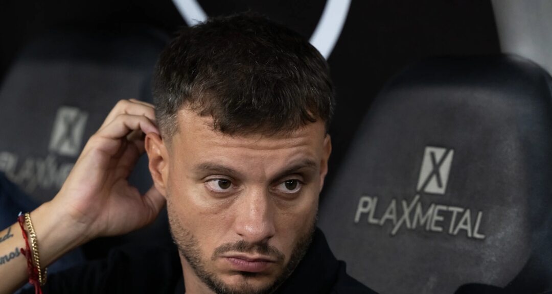 Clássico Botafogo x Fluminense coloca Anselmi e Zubeldía frente a frente no Nilton Santos - Imagem do artigo original