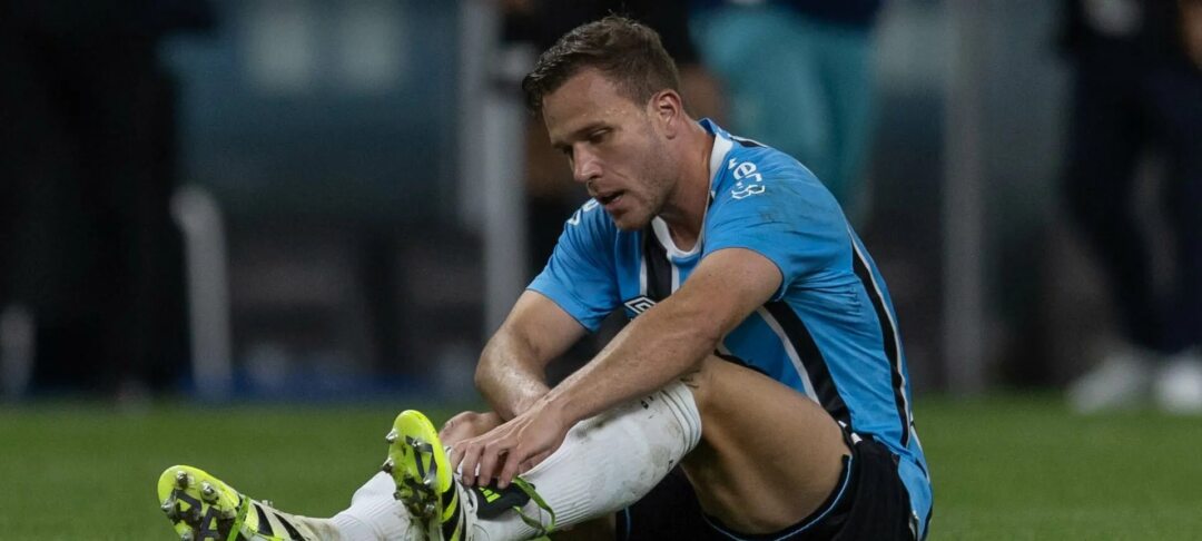 Luís Castro mantém serenidade após empate do Grêmio nos acréscimos e reforça confiança no elenco - Imagem do artigo original