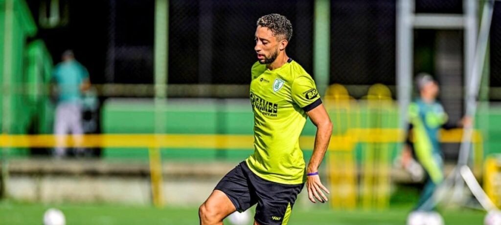 Ceará encaminha contratação de dois zagueiros com vínculo até 2026 - Imagem do artigo original