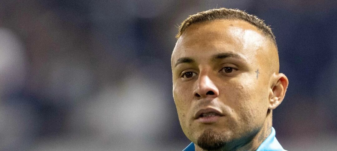 Grêmio articula empréstimo com compra obrigatória por Everton Cebolinha, que avisa saída do Flamengo - Imagem do artigo original