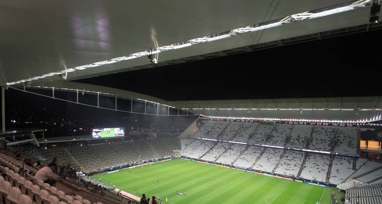 Banco Master: Corinthians e Palmeiras sentem efeitos financeiros do escândalo - Imagem do artigo original