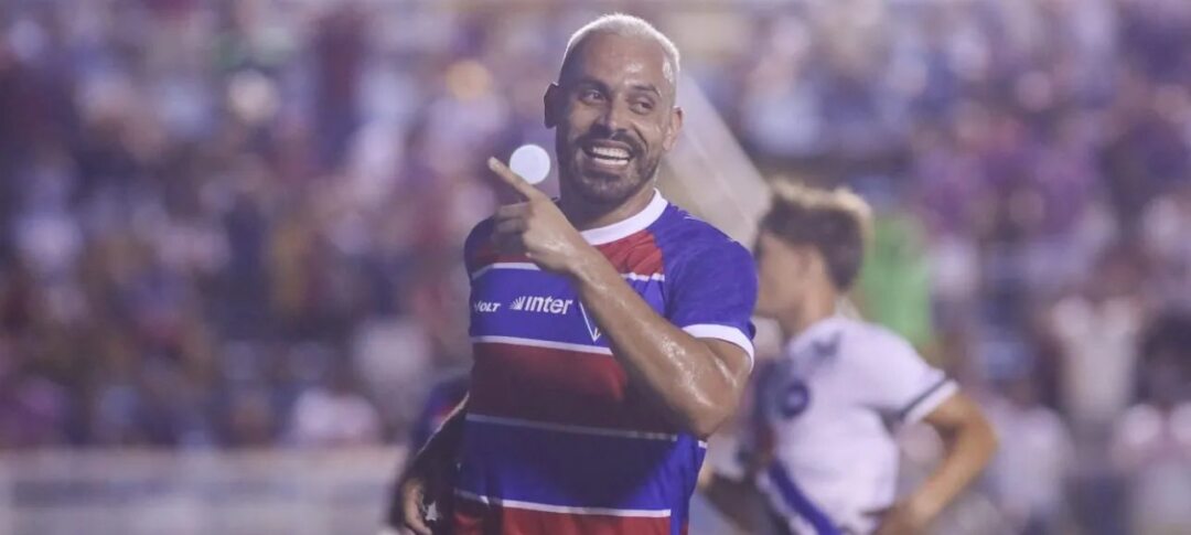 Santos oficializa atacante Moisés por 2 milhões de euros e aguarda estreia - Imagem do artigo original