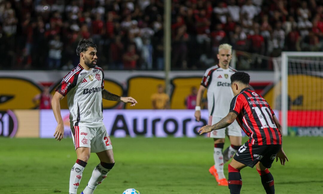 Lucas Paquetá estreia com baixo aproveitamento de passes e estabelece marca negativa no Flamengo - Imagem do artigo original
