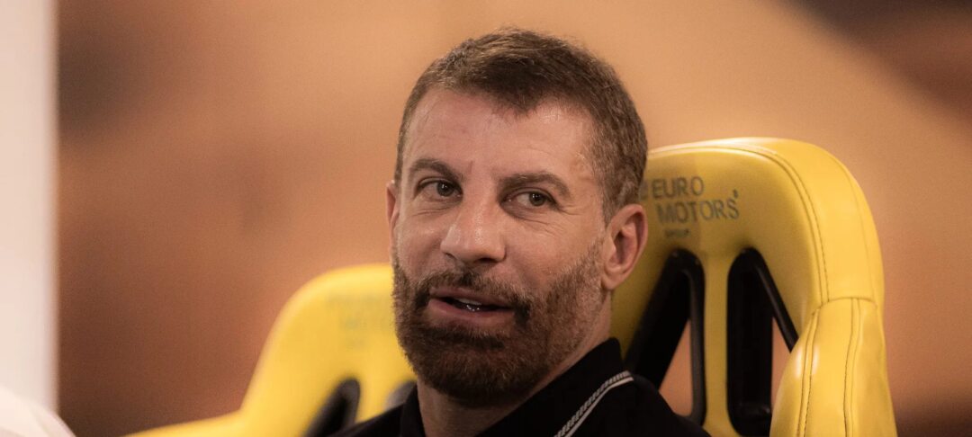 Pedrinho descarta demissão e mantém Fernando Diniz no comando do Vasco - Imagem do artigo original