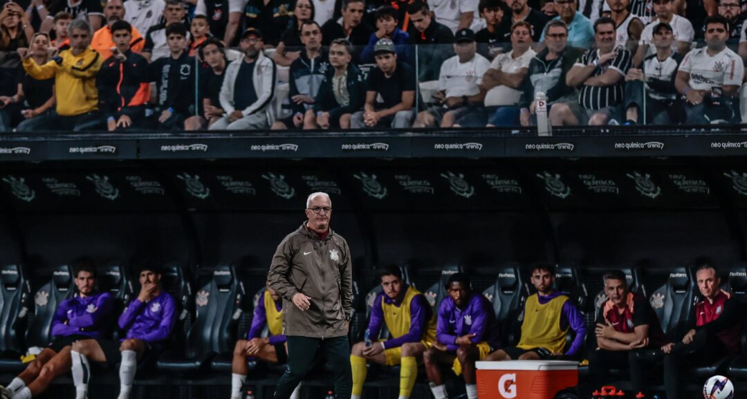 Corinthians sai da zona de rebaixamento, mas Arena tem menor público desde 2023 - Imagem do artigo original