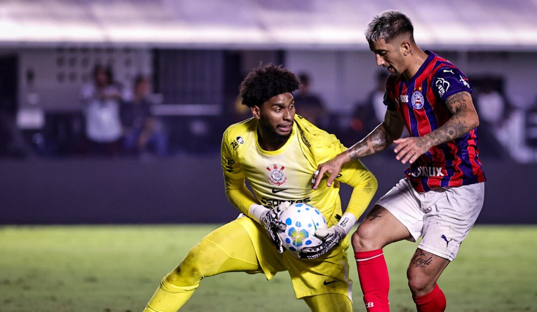 Hugo Souza iguala marca de Gylmar e entra no top-3 de defensores de pênaltis do Corinthians - Imagem do artigo original