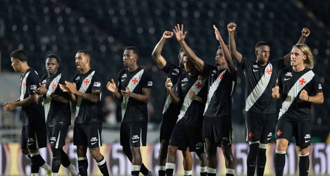 Sob pressão, Diniz nega pedir demissão após classificação apertada do Vasco - Imagem do artigo original