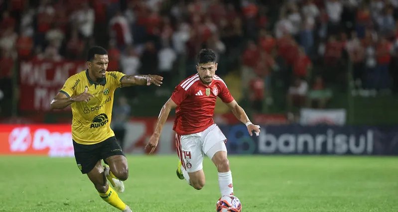 Internacional bate Ypiranga fora de casa, abre vantagem na semifinal do Gauchão e encerra jejum de 34 anos - Imagem do artigo original
