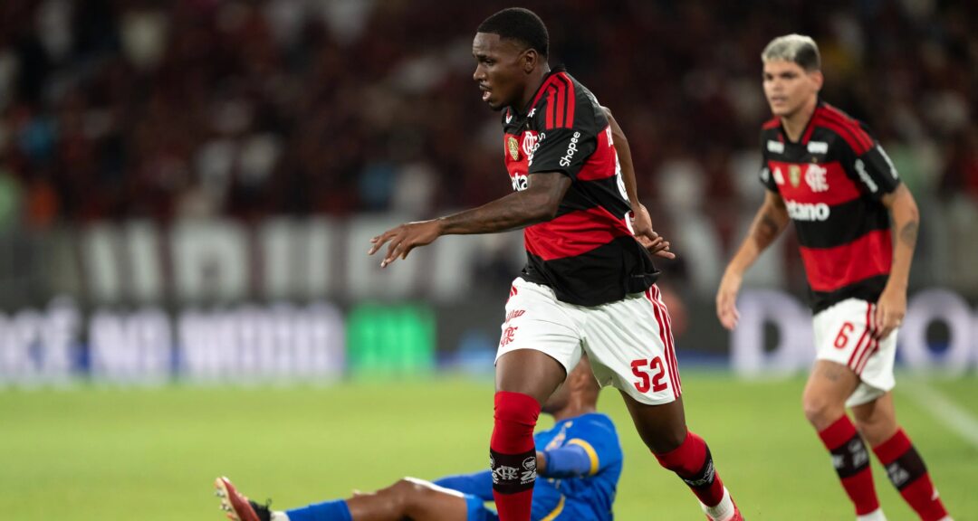 Filipe Luís ressalta potencial de Evertton Araújo e diz que volante será mais valorizado na Europa - Imagem do artigo original