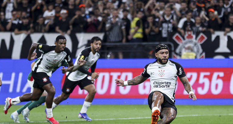 Coluna exalta “catimba” após Andreas Pereira raspar marca de pênalti antes de erro de Depay - Imagem do artigo original