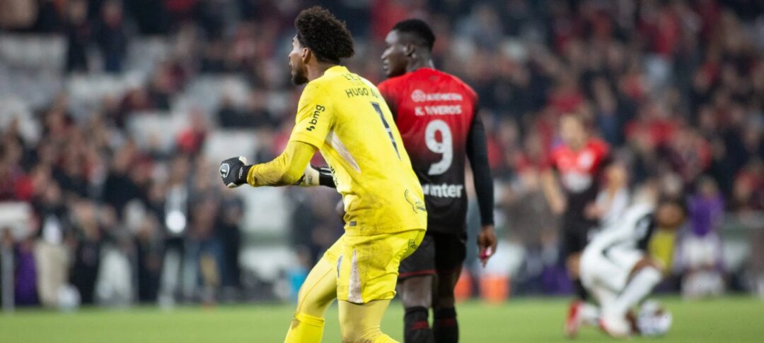 Invicto contra o Athletico, Hugo Souza vira aposta do Corinthians no Brasileirão - Imagem do artigo original