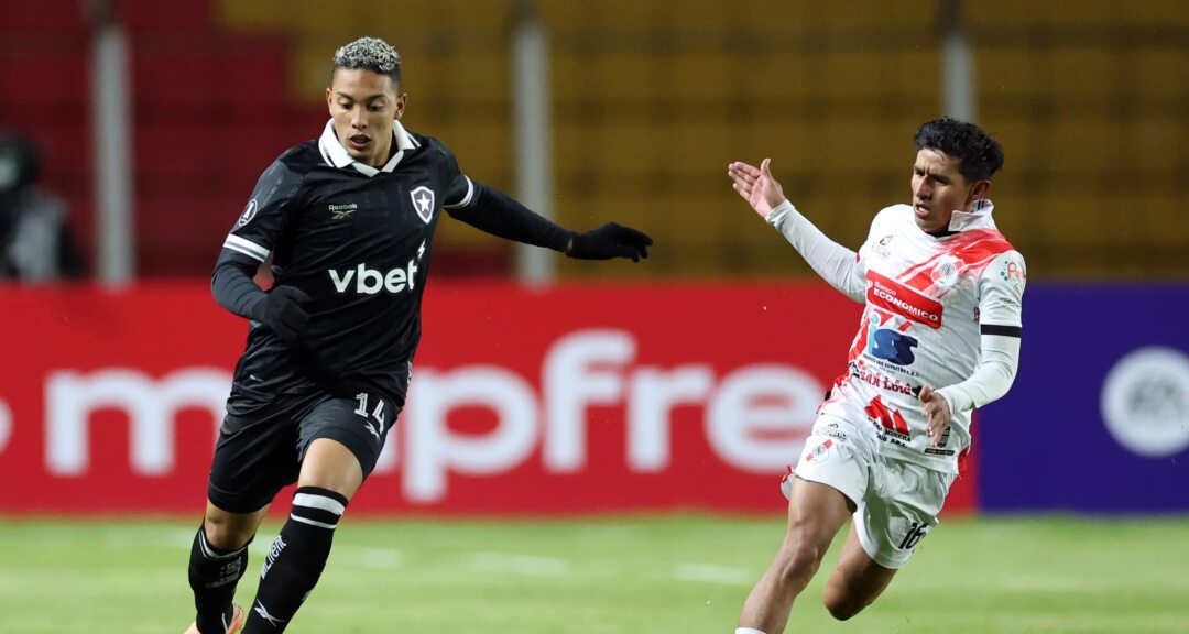 Estreia na Libertadores faz Wallace Davi relativizar derrota do Botafogo na Bolívia - Imagem do artigo original