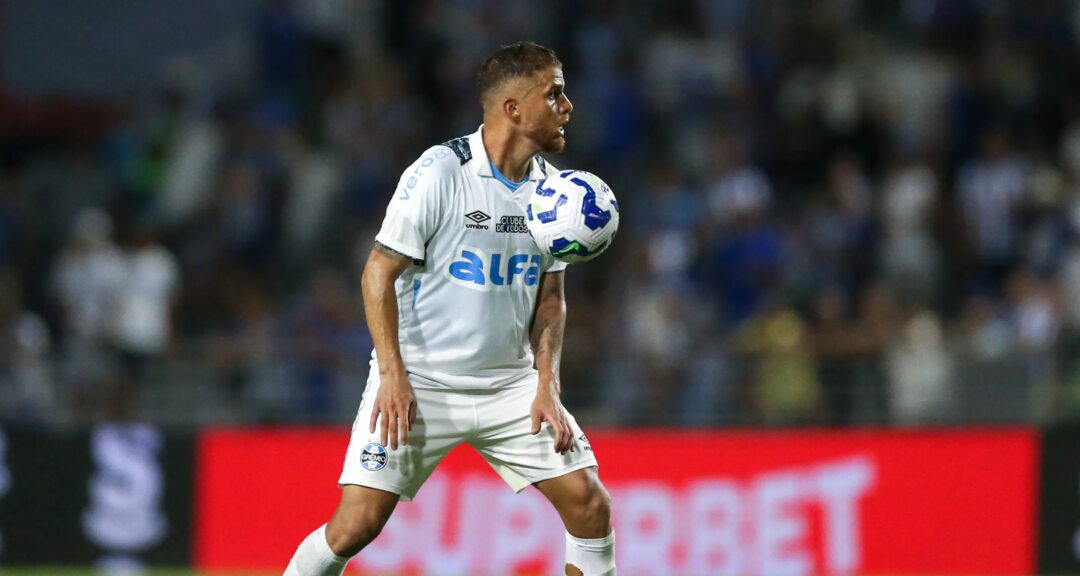 Postura de Cuellar preocupa Grêmio, e clube já planeja negociar o volante - Imagem do artigo original