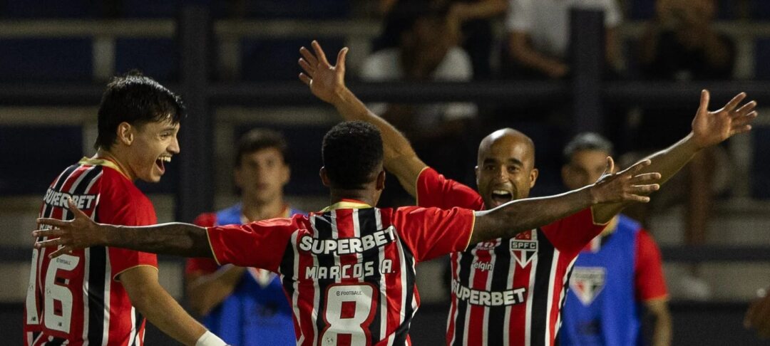São Paulo supera Red Bull Bragantino e garante vaga na semifinal do Paulistão com gol de Lucas Moura - Imagem do artigo original