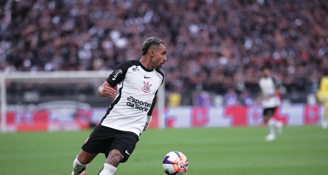 Ancelotti acompanha Bidu, Matheuzinho e Hugo Souza no Mineirão antes de anunciar convocação - Imagem do artigo original