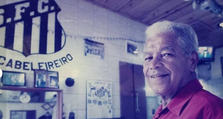 Morre aos 87 anos Didi, barbeiro que criou o famoso topete de Pelé - Imagem do artigo original