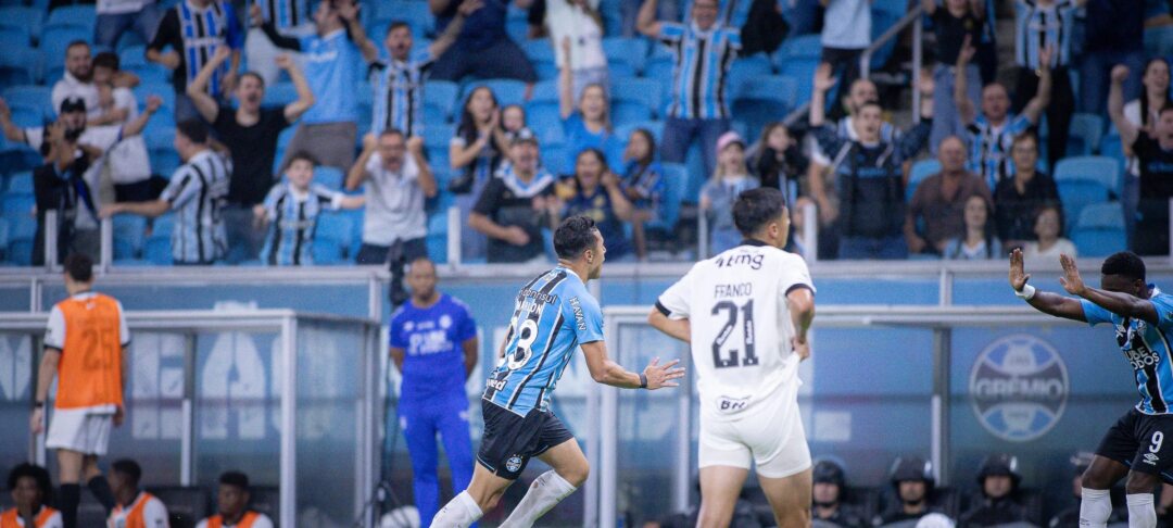Grêmio aproveita expulsão precoce e supera Atlético-MG por 2 a 1 na Arena - Imagem do artigo original