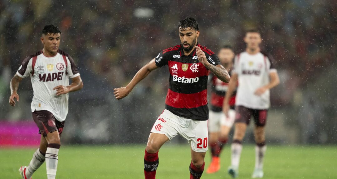 Lanús exibe taça da Recopa e ironiza Flamengo e Paquetá nas redes sociais - Imagem do artigo original