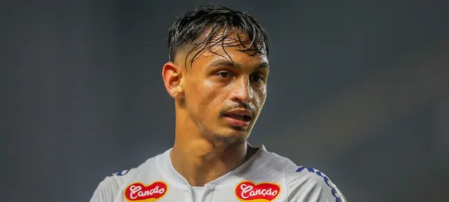 Weslley Patati brilha no AZ Alkmaar e celebra adaptação rápida ao futebol holandês - Imagem do artigo original