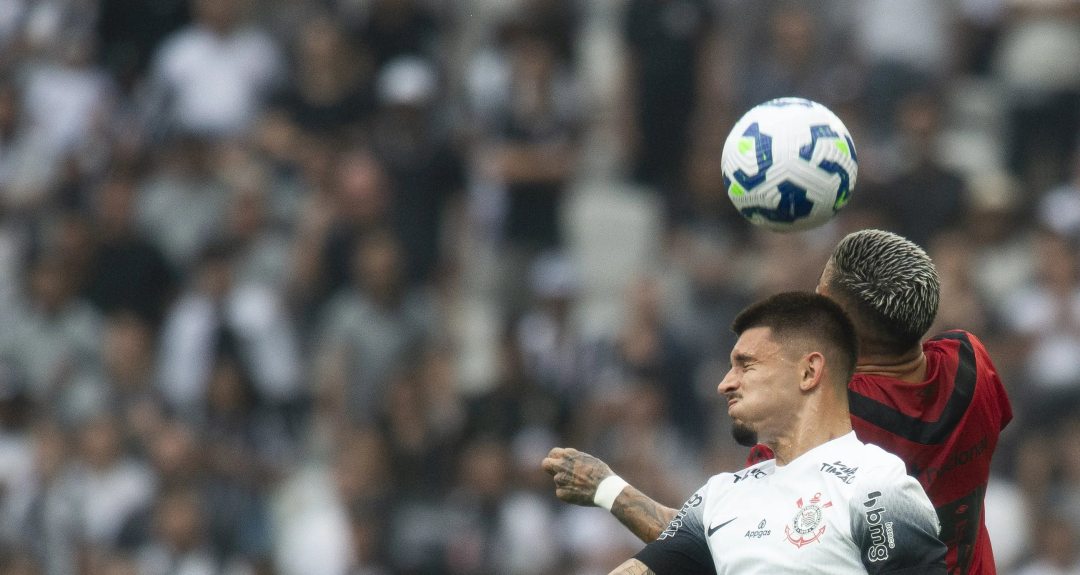 Léo Mana celebra título da Taça Acesc com o Criciúma, mas segue sem minutos em 2026 - Imagem do artigo original