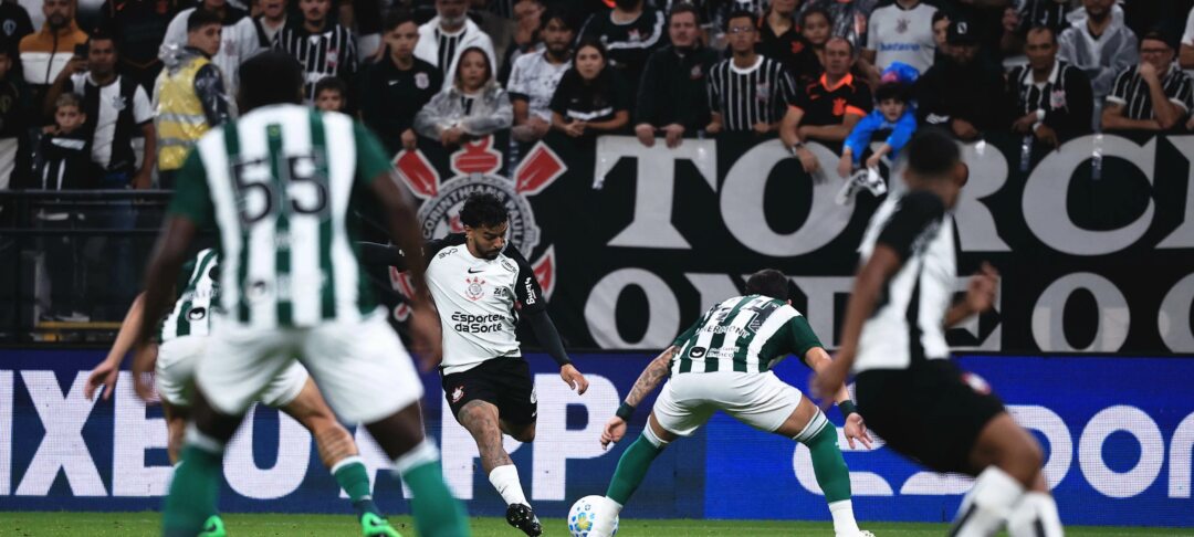 Matheus Bidu cita títulos para justificar derrota do Corinthians e enfrenta reprovação da torcida - Imagem do artigo original