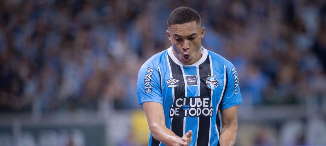 Mudanças de Luís Castro não surtem efeito e Grêmio cede empate ao Bragantino - Imagem do artigo original
