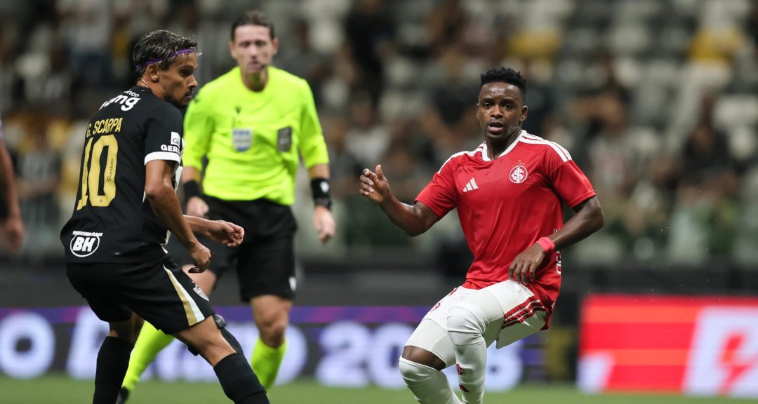 Internacional domina as ações, mas cai diante do Atlético-MG e segue sem vencer no Brasileirão - Imagem do artigo original