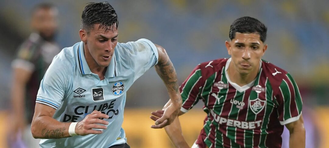 Após tratar futuro de Carlos Vinícius, Grêmio abre negociações para renovar com Pavón e Amuzu - Imagem do artigo original